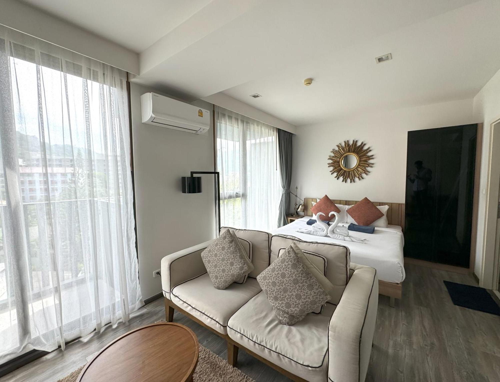 The Deck Condominium By Lofty Patong Kültér fotó