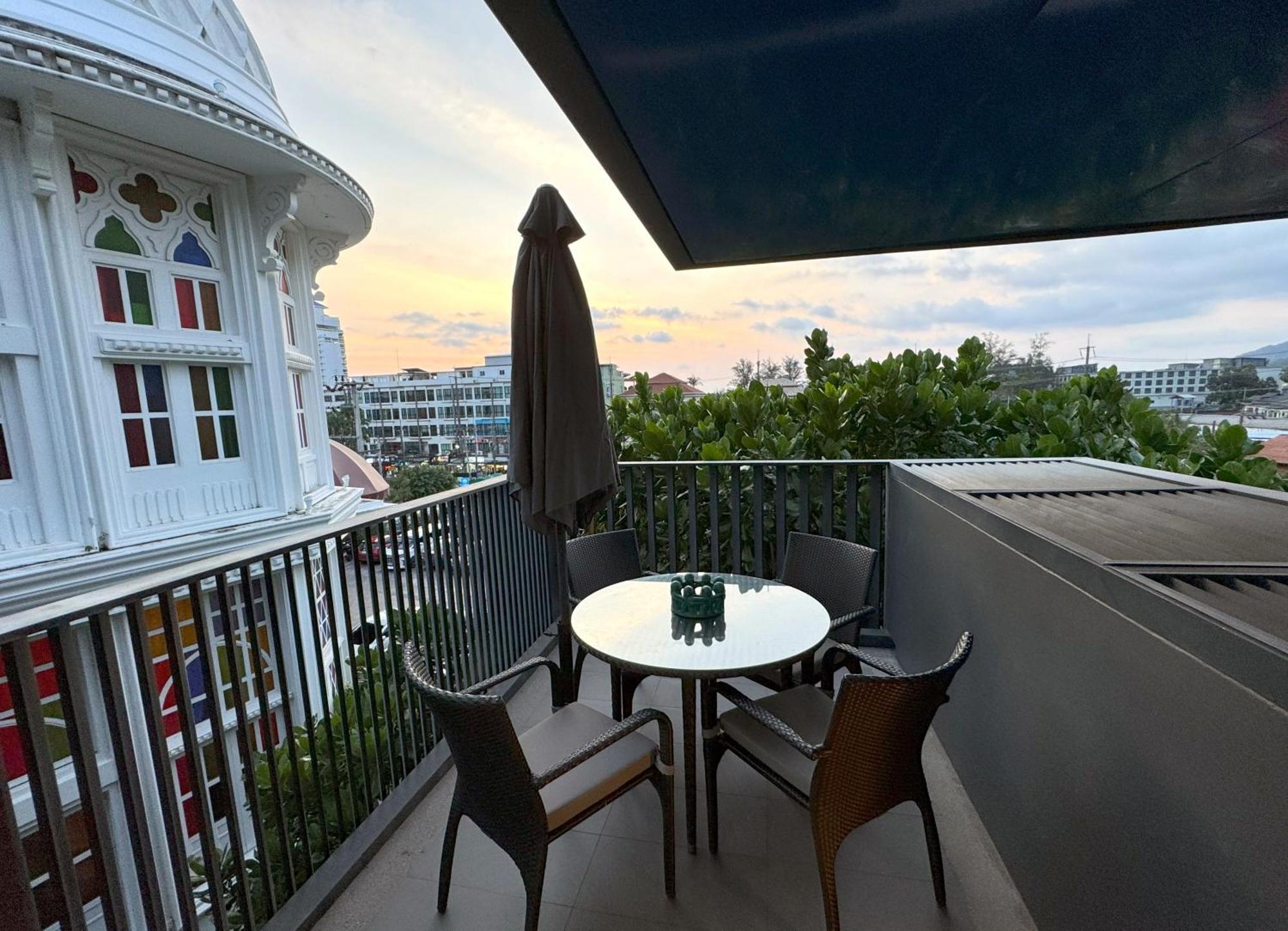The Deck Condominium By Lofty Patong Kültér fotó