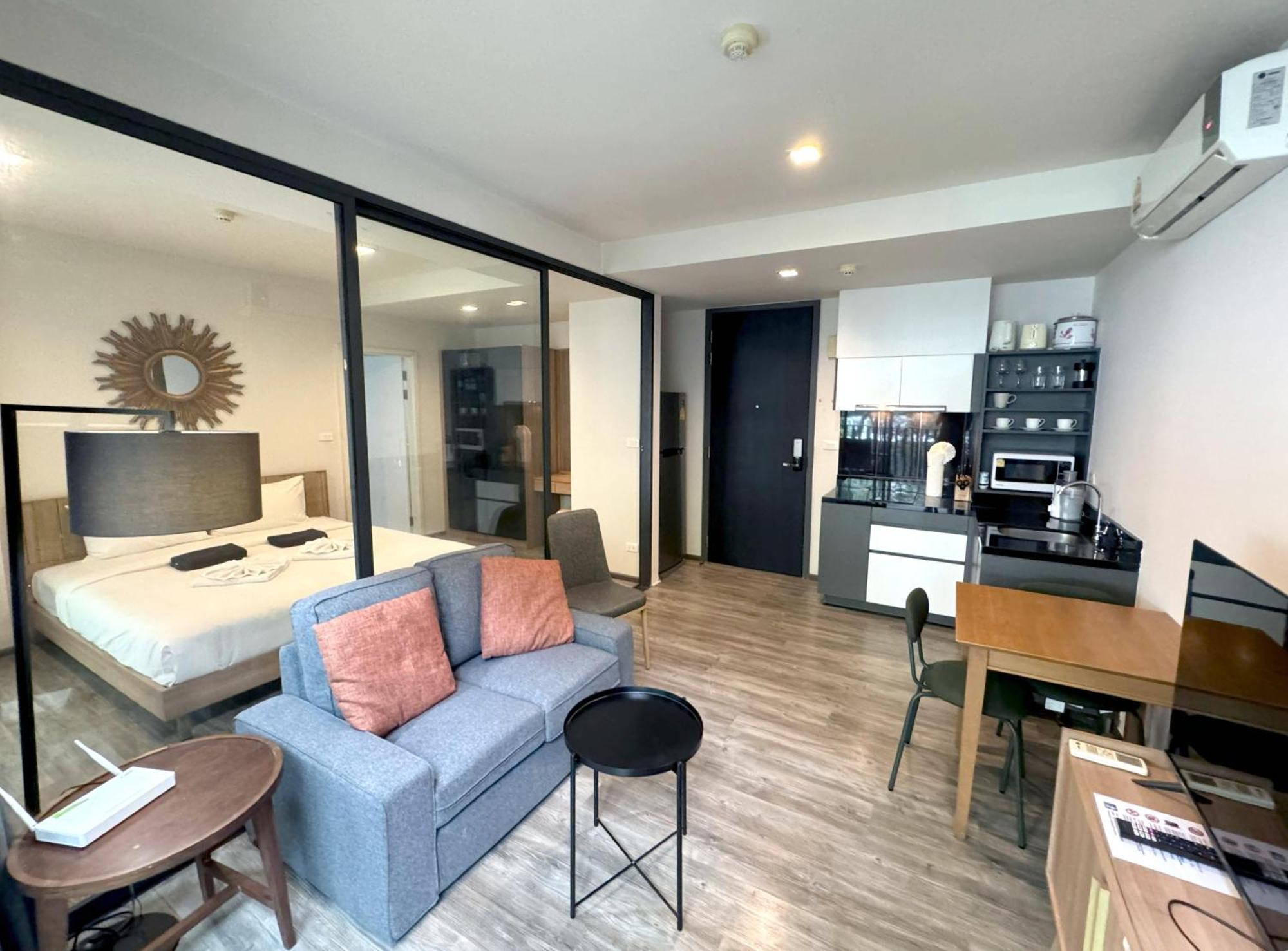 The Deck Condominium By Lofty Patong Kültér fotó