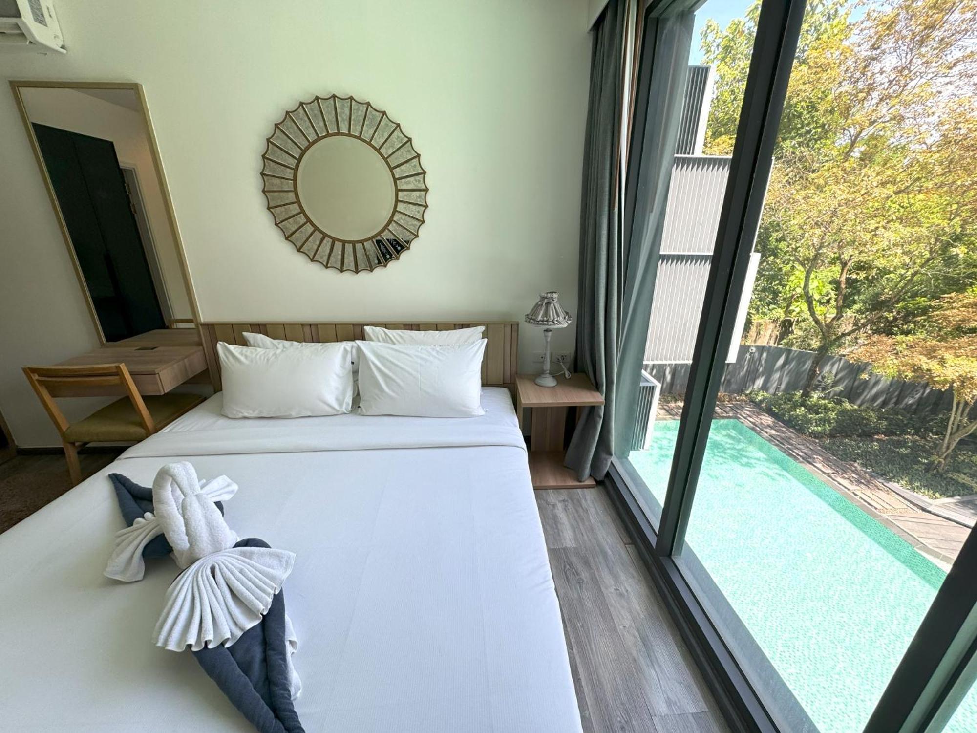 The Deck Condominium By Lofty Patong Kültér fotó
